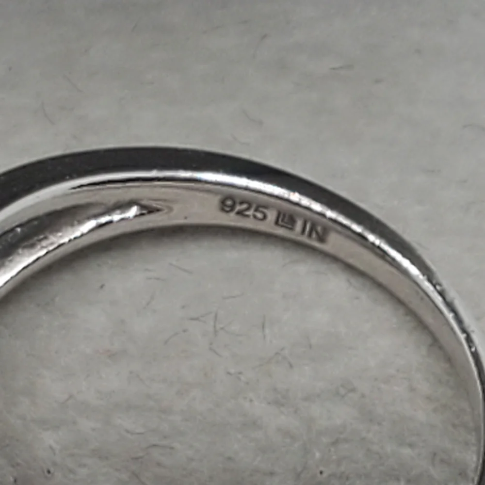 Stunning Purple/white Diamond Swirl Ring